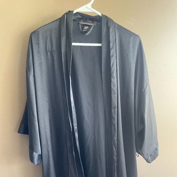Victoria Secret Black Satin Robe - Picture 1 of 3
